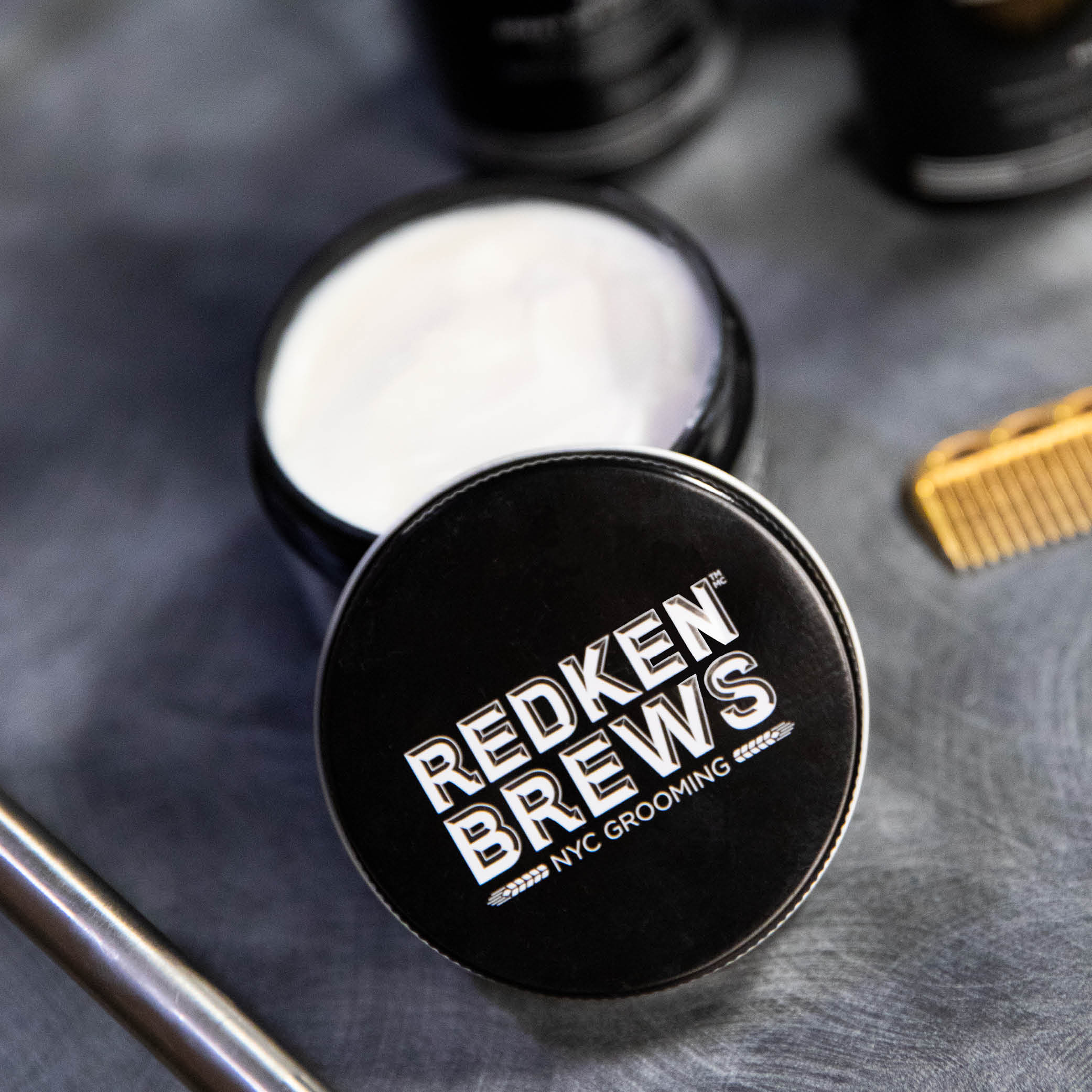 redken brews grip tight holding gel